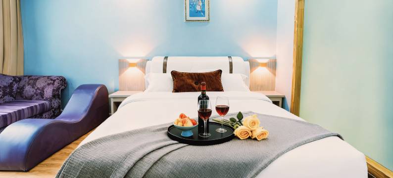 艾斯特丨城景·View云端设计师酒店 (岑溪市人民医院汽车总站店)图片