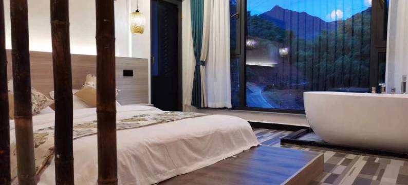 微澜间民宿(月亮湾风景区店)图片