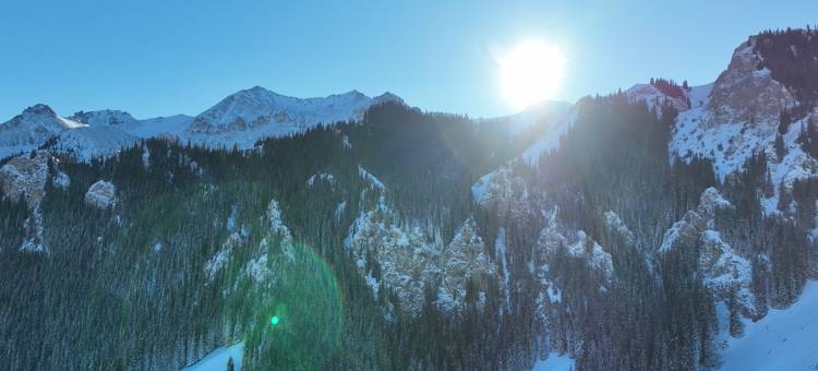 温泉赛里木湖水云杉野奢酒店图片