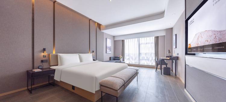 长沙星沙经济开发区三一路亚朵酒店图片