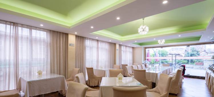 TOWO上品酒店(南昌八一广场丁公路北地铁站店)图片