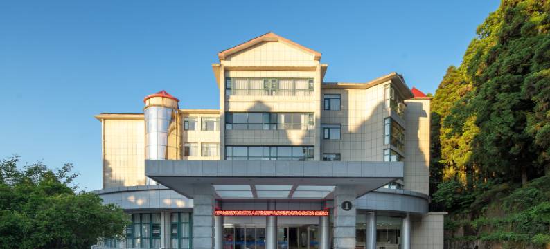 庐山全国人大休养所图片