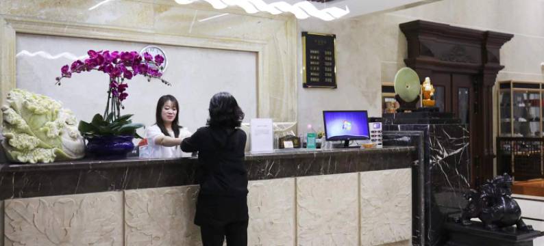 德馨商务宾馆(磴口县政务中心磴口站店)图片