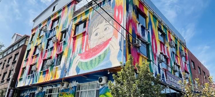 徕疆青旅民宿(石化医院五十八中学店)图片