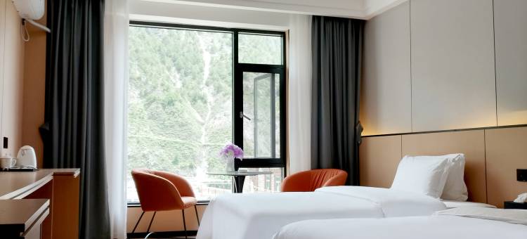 稻城豪亚酒店图片