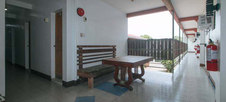 RedDoorz at Joel's Apartelle图片