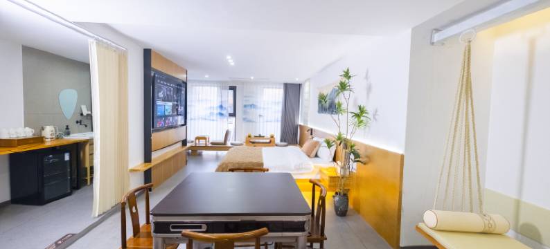 一宿酒店(乐山高铁站世豪广场店)图片