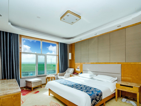 青海湖高原蓝宝石大饭店