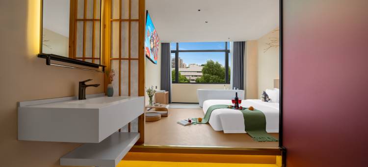 龙猫精灵酒店(景德镇陶阳里人民广场店)图片