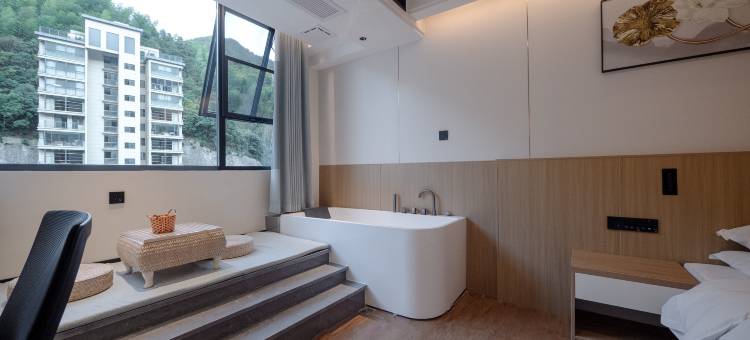 松岳酒店  (黄山风景区汤口南大门店)图片