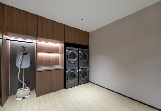 Qianna Hotel (Ruzhou Railway Station) Hotel Overview