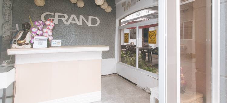 RedDoorz Premium @ THE GRAND PENINSULA SUITES图片