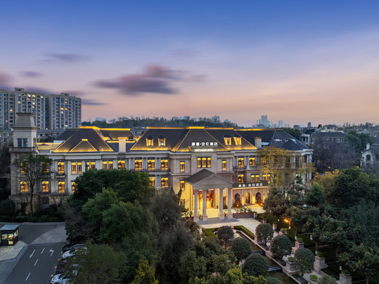 鹿喜·安伦酒店(成都广福地铁站麓湖生态城店)