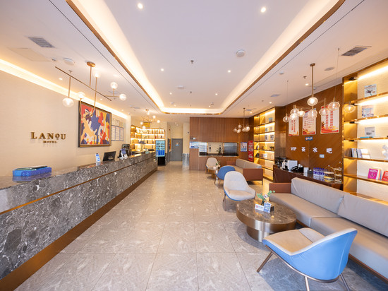 御鼎蓝庭国际酒店(濮阳县上亿广场店)