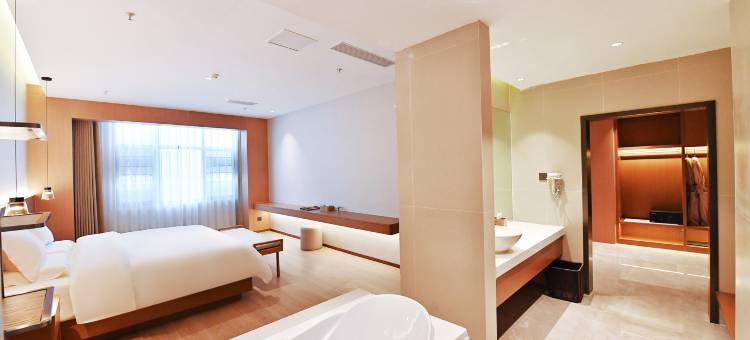 东城酒店(黄果树大街西秀区高级中学店)图片