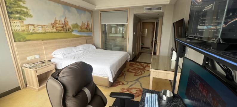 悟空电竞酒店(惠州高铁北站金宝商业广场店)图片