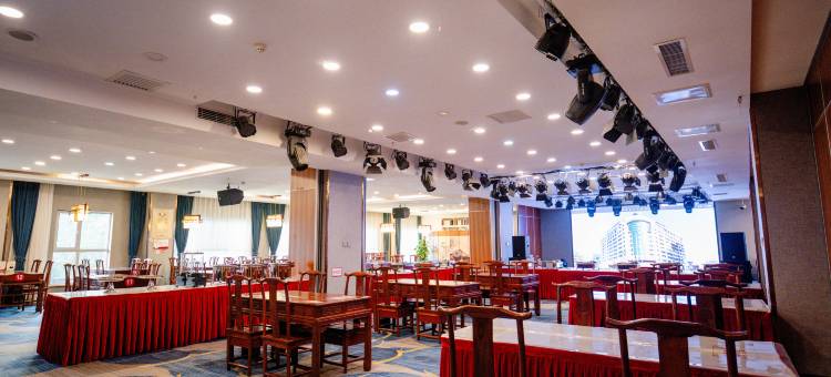 克拉玛依正天华厦大酒店图片