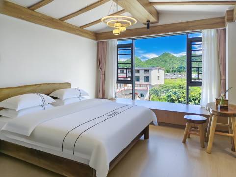 柒月六民宿(万峰林店)