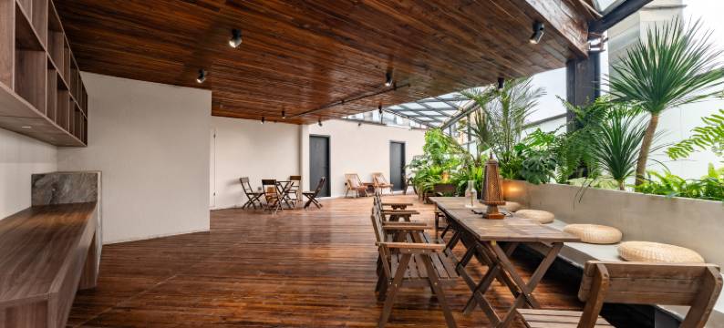 且慢·清晏影音酒店(昆明火车站东风广场店)图片