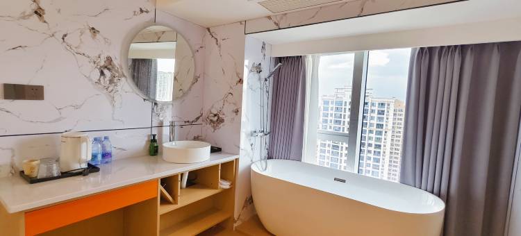 慕名轻奢民宿(华商国际城店)图片