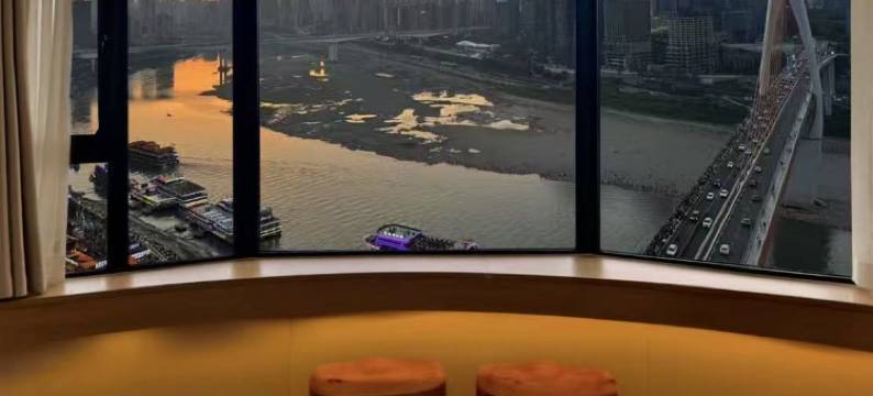 山屿江澜高空江景民宿(解放碑步行街洪崖洞店)图片