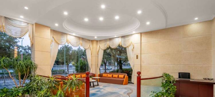 龙威大酒店(普洱高铁站店)图片