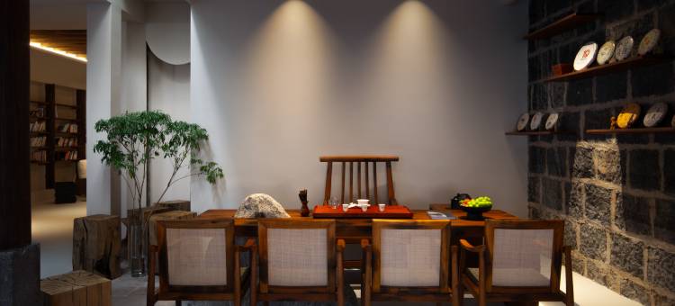 开云Gallery・全景艺术・火山温泉・侘寂美宿(腾冲和顺古镇店)图片