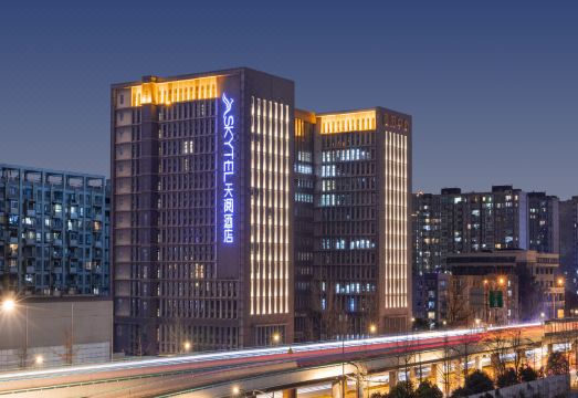 成都麦田天閲酒店外景图