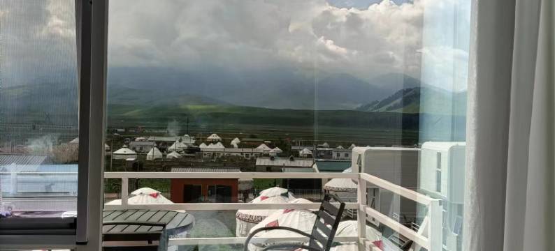 尼勒克半山渡民宿(唐布拉孟克特景区店)图片