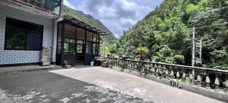 安吉水蓝农家(龙王山漂流浙北大峡谷店)图片