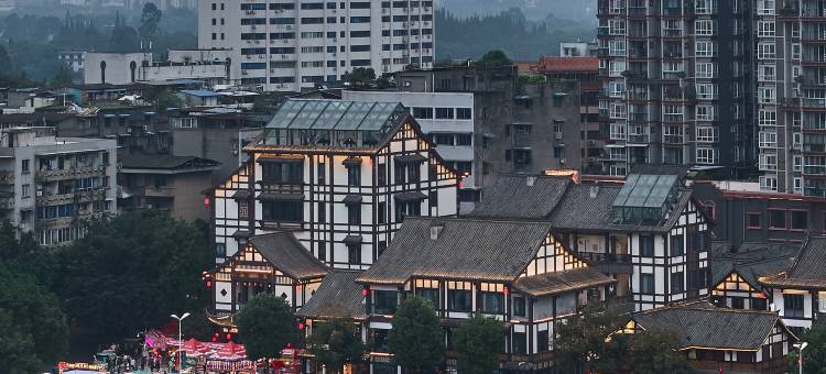 被梦叫醒江景酒店(乐山大佛景区张公桥好吃街店)图片