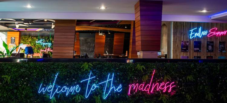 普吉岛疯猴子酒店(Mad Monkey Phuket)图片