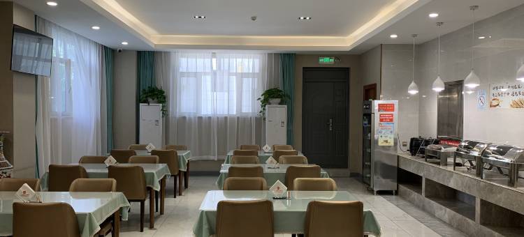 万宏假日酒店(宁津德百广场康宁湖公园店)图片