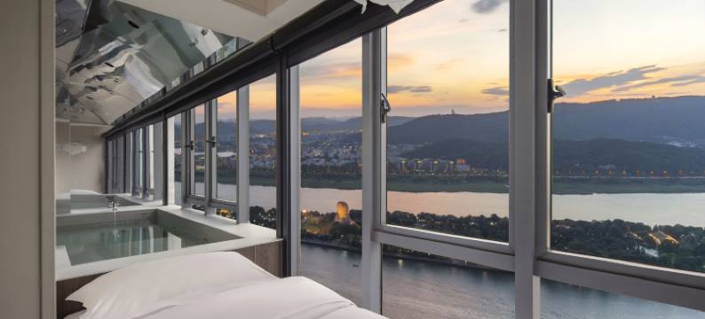 可迟江景泳池酒店图片