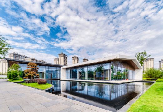 HU CHENG YALUX PoyangHotel Overview