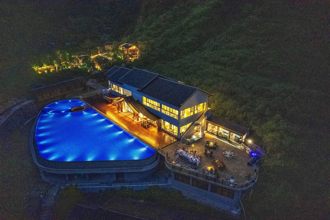 张家界故屿远方图片