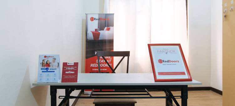 RedDoorz @ David's Travellers Inn Cavite图片