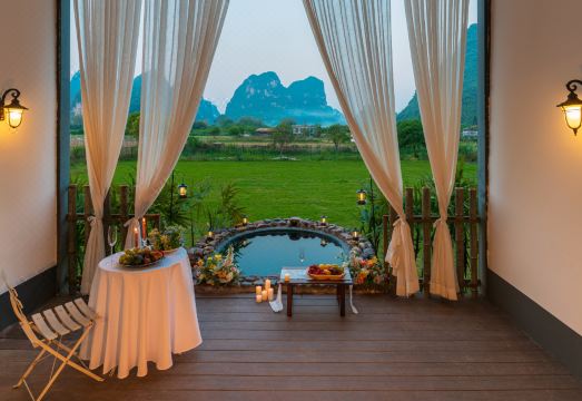 Moon Villa (Yangshu Ten-mile Gallery Yulong River)Hotel Overview