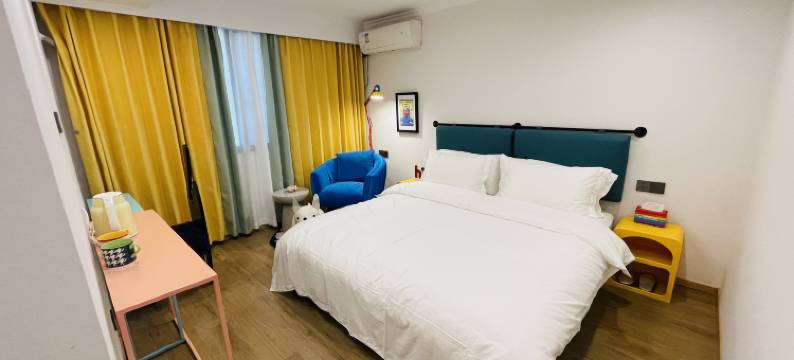 萤火虫软装民宿(市政广场店)图片