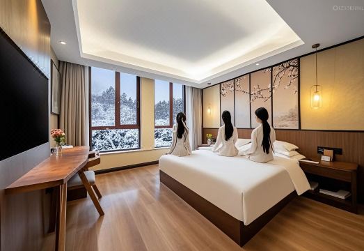 Wolong Valley Forest Hotel (Changshan Library Wolong Mansion) Hotel Overview