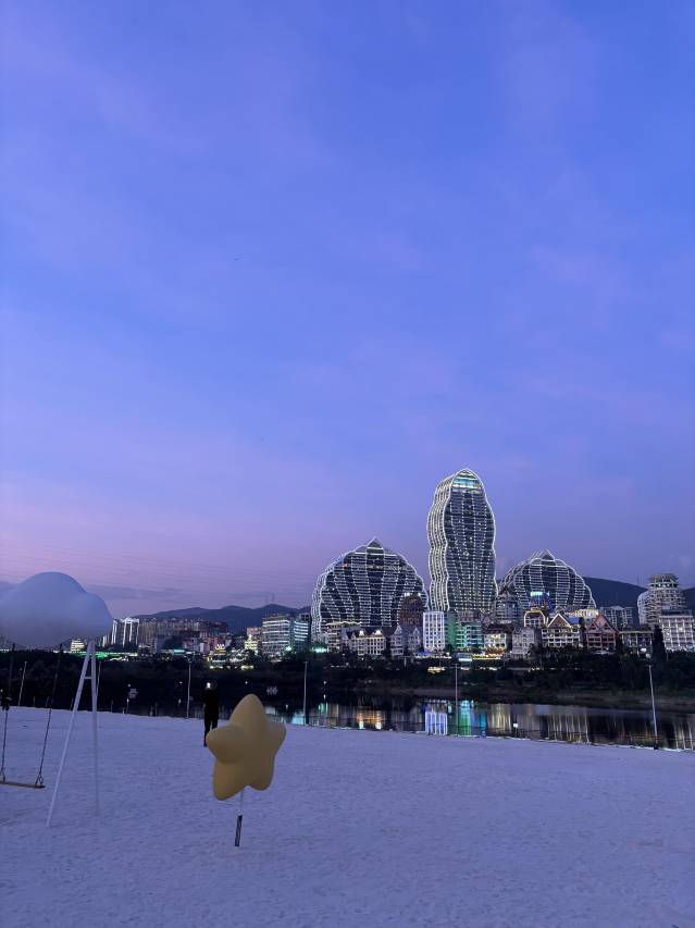 傣乐江居(西双版纳景洪江边夜市泼水广场店)图片