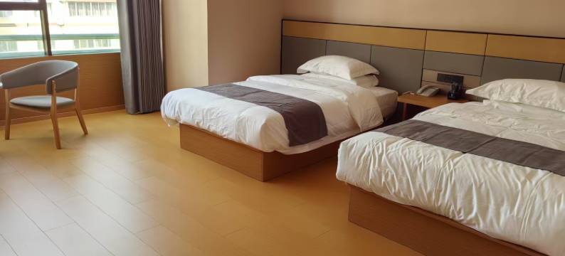 平凉陇东明珠宾馆(甘肃医学院体育公园店)图片