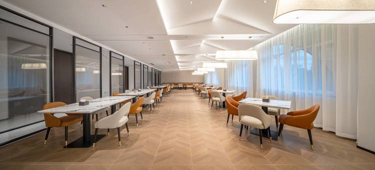 奎屯团结南街丽呈睿轩酒店图片