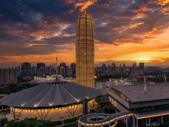 商都丨Large Space美利酒店(郑州南三环地铁站黄河科技学院店)