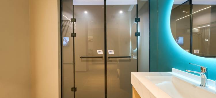 轻住酒店(开封万岁山武侠城东京大道店)图片