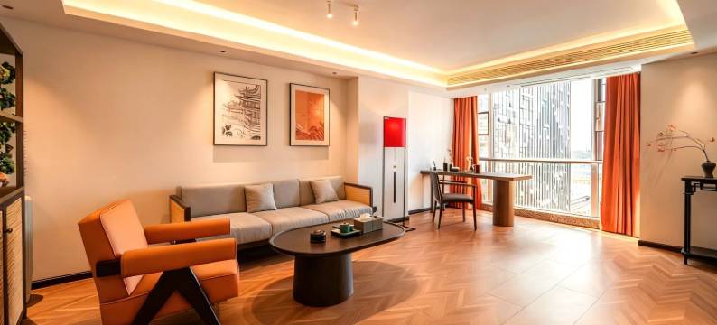 柒月·新屿设计师全智能民宿(乐山高铁站店)图片