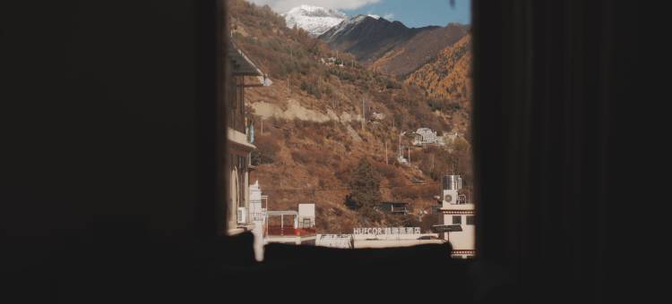 曲灯山居民宿 (四故娘山长坪沟景区店)图片