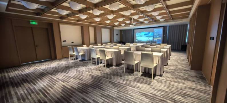 泸定烹坝十里香酒店图片