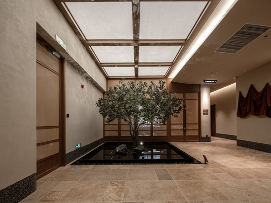 深圳南山留仙洞地铁站亚朵酒店