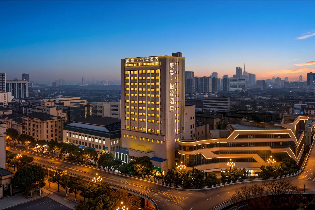 美豪怡致酒店(南昌八一广场丁公路南地铁站店)
